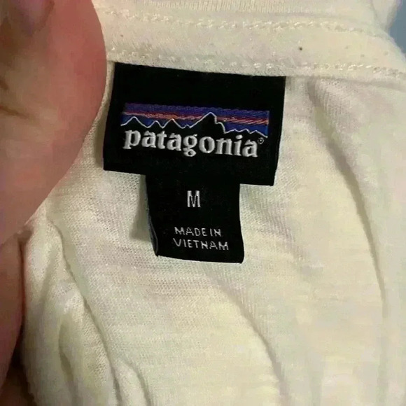 Patagonia Basic White One Pocket 3/4 Sleeves Closet Staple Size Medium - Picture 4 of 4